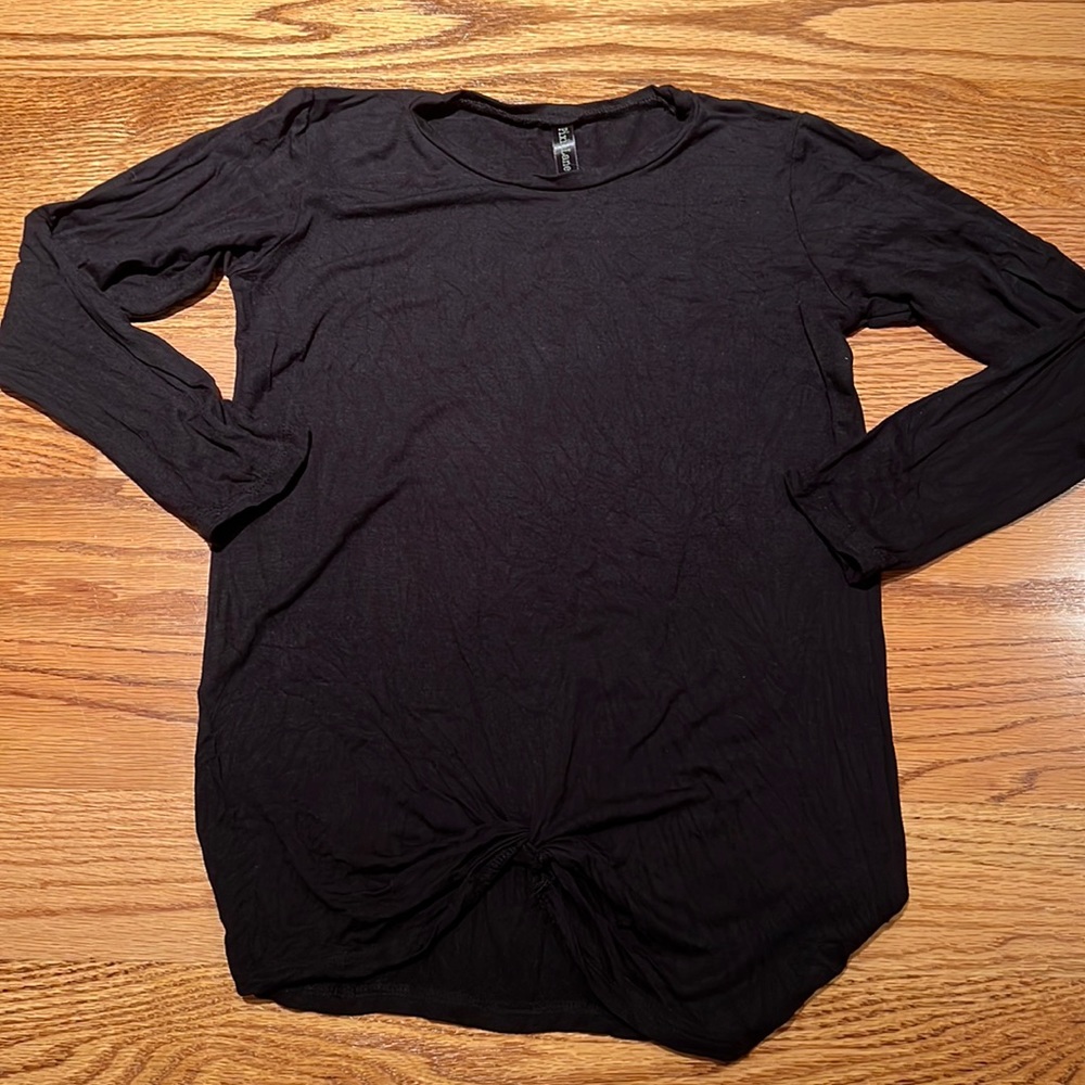 PixieLane knot front long sleeve tee size 8